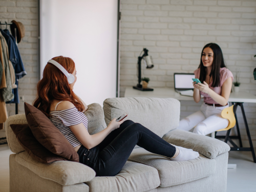 Larissa Ranacher, die frischgebackene Miss Alpin 2024, stammt zwar aus Kärnten, wurde aber vor zwei Jahren studienbedingt zur Tirolerin und teilt mit Freundin Nina eine Wohnung.